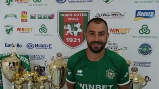 Халфът Никола Колев също преподписа с Ботев Враца Футболистът бе