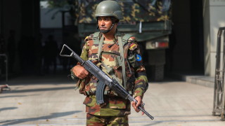 Бангладеш изважда армията по улиците заради предстоящите избори в неделя