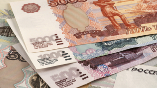 Руската рубла с най-големия спад в света