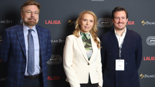 Бивши и настоящи футболисти деятели и хора от други обществени