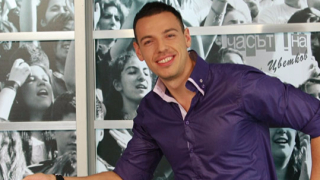 "Лудият репортер" Даниел Петканов ще води първото уеб риалити за необвързани