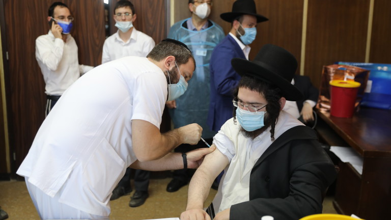 COVID-19: В Израел заговориха за стаден имунитет
