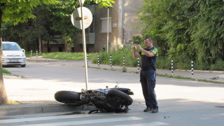 Съдят пиян шофьор на катафалка, карал без книжка