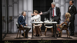 На 22 октомври Театър София представя последната си премиера Вечерята Постановката е