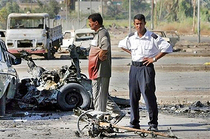Две коли бомби и две ракетни нападения срещу полицаи в Ирак