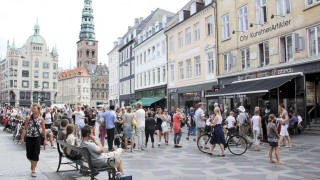 Дания се присъедини към Европейския съюз през същата година когато