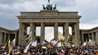 Германските фермери излязоха на протест в Берлин