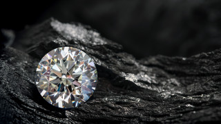 Диамантът на 800 милиона години, в който има друг диамант