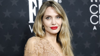 Анджелина Джоли на 50