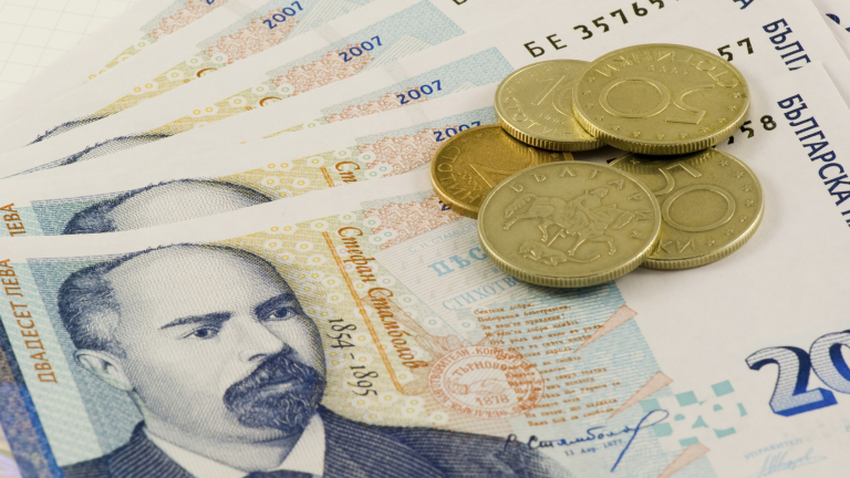 79 лева на месец: Как се промени минималната заплата в България от 2000-а до днес?
