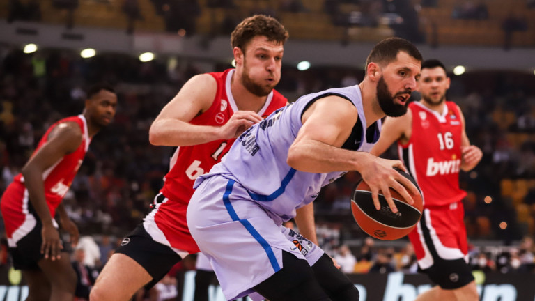 Олимпиакос и Александр Везенков с третьим поражением в баскетбольной Евролиге