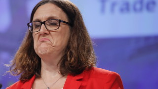 Еврокомисарят по търговията Сесилия Малмстрьом предупреди за катастрофални последици които