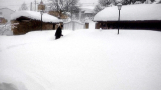 Транспортен хаос в Хърватия и Словения заради снежна виелица