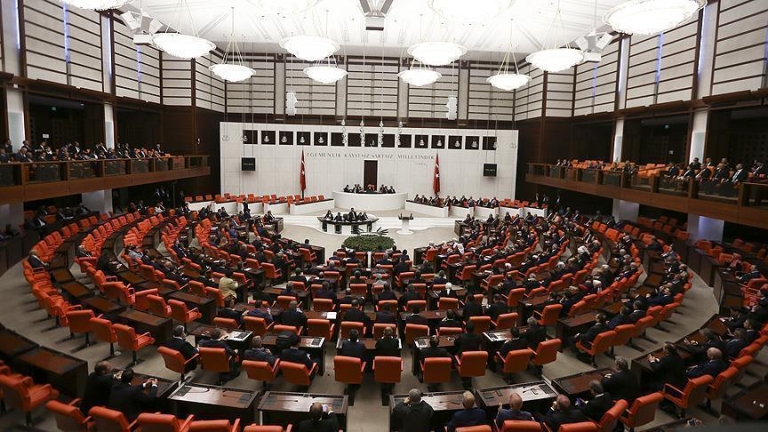 В турския парламент забраниха да се споменава „арменски геноцид”, „Кюрдистан” и „кюрдски региони”