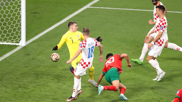 Хърватия 2 : 1 Мароко 90+6′ Край на мача. 90+5′