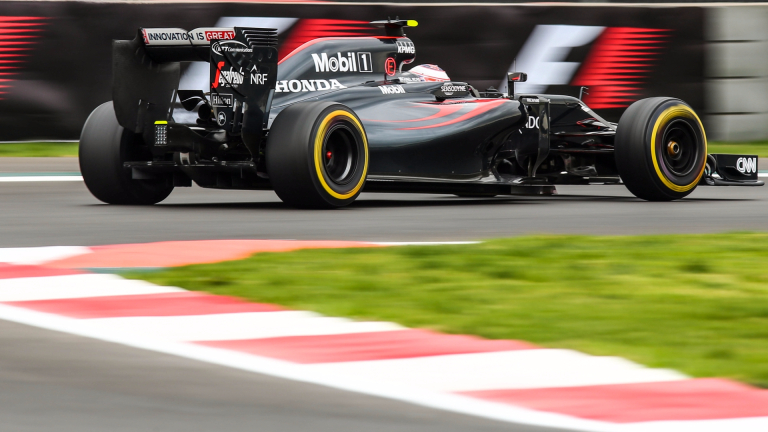 Бътън: Нещо взе да ми писва...