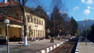 Министерство на транспорта не раздава имоти на НКЖИ, а МС