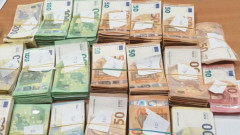 Шофьор укри 50 000 евро в автомобилна аптечка на ГКПП "Лесово"