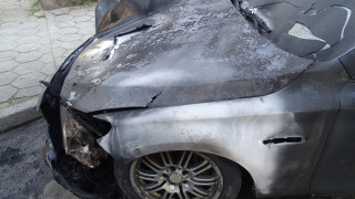 Кола изгоря в столичния квартал "Младост" 4 