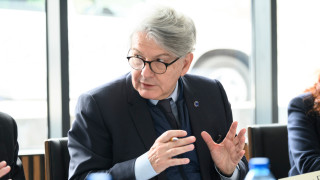 Тиери Бретон иска Европа да се заеме сериозно с отбраната