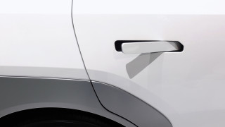 Безспорен е фактът че Tesla освежи много автомобилната индустрия с някои