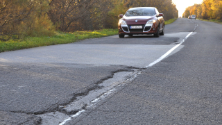 Кметът на родопското село Кран Мустафа Юсеин плати годишната винетка