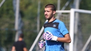 Александър Любенов ще се готви с отбора на Хебър Вратарят