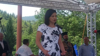 Дариткова: Експертизите на инвалидите ще се правят от лекари, не от НОИ