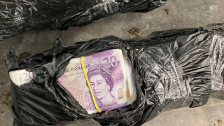 Митническите служители предотвратиха п опит за пренасяне на голяма сума