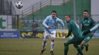 Атакуващият футболист на Дунав Васил Шопов няма колебание и