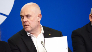 Бившият главен прокурор Иван Гешев е дал под съд заместник председателя