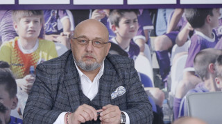 Министър Кралев проведе среща със спортните клубове от Велико Търново