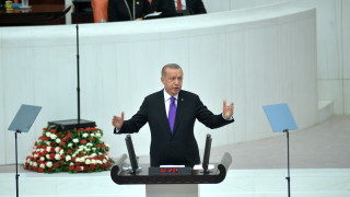 Демокрацията не е възможна с медии Тази позиция изрази турският президент Реджеп