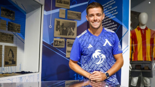 Уругвайският централен защитник Хоакин Фернандес официално е третото ново попълнение