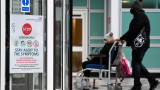  Почти 30% от пациентите с ковид в Англия са признати наново в болница 