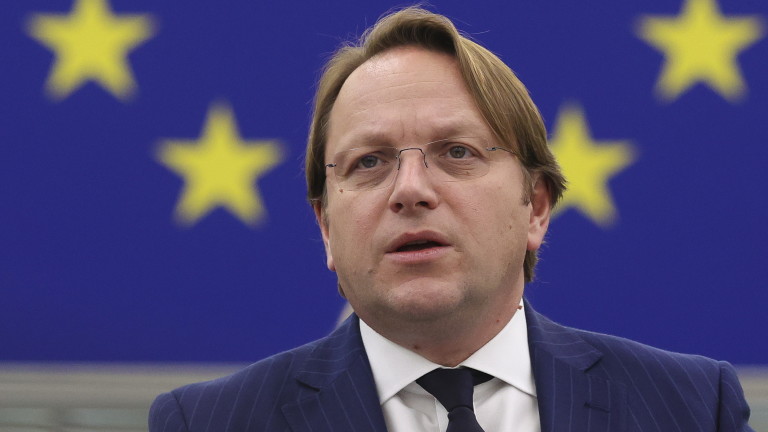 Сърбия трябва да засили усилията си за съответствие с ЕС, включително санкции