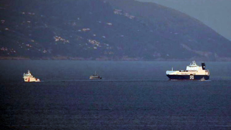 Италия спасява пленен от пирати турски товарен кораб 