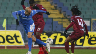 Треньорът на Септември Николай Митов има сериозни кадрови проблеми в