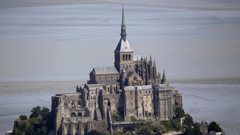 Мон Сен Мишел, основен туристически обект в Нормандия, Франция, бе