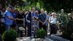 Левски почита паметта на Гунди и Котков