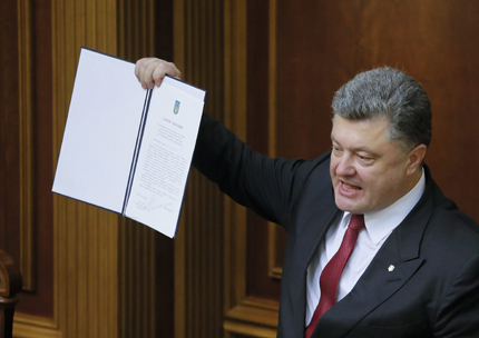 Украйна няма да се федерализира, отсече Порошенко