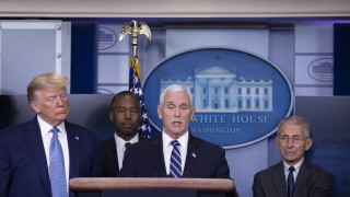 Вицепрезидентът на САЩ Майк Пенс и съпругата му Карънса с