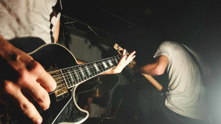 Понякога в музикалния свят се появява нещо толкова странно че