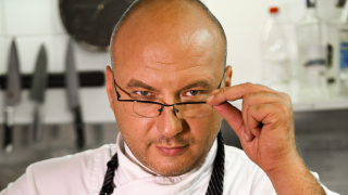 Шеф Манчев открива лястовици в заведение