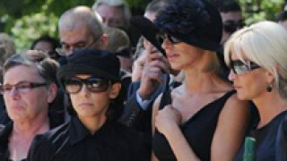 Над 400 души изпратиха Дими от "Сленг" в последния му път