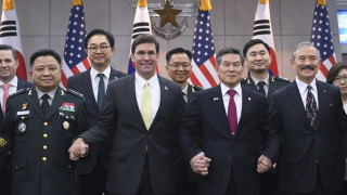 Министърът на отбраната на САЩ Марк Еспър притисна Южна Корея