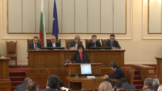 Нинова посочи грешката на Борисов - отнел чувството за достойнство на българина