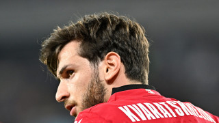 Грузинският нападател Хвича Кварацхелия ще подпише нов договор с Наполи