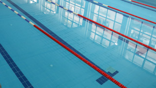 Протест във Варна заради затварянето на един от басейните в