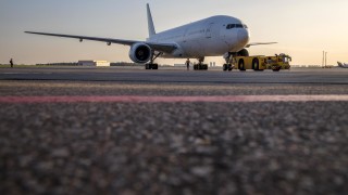 Горя двигател на самолет от Москва за Пукет